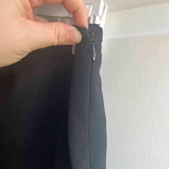 LAFAYETTE 148 New York $298 Black Virgin Wool Classic Pencil Skirt Size 12 EUC - Picture 5 of 7